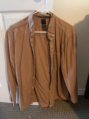 H&M Men's Casual Button-Down Shirt in Camel